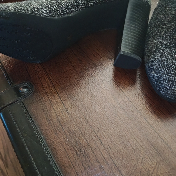 Kelly & Katie Charcoal Ankle Booties - Picture 3 of 4